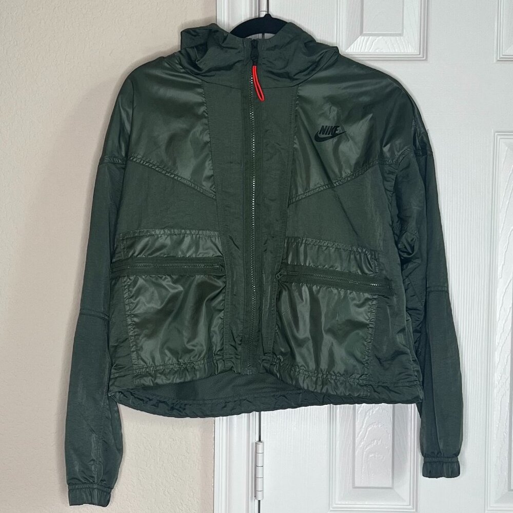 Women's Nike Sportswear Essential Jacket, DRI-FIT in Dark Green - US Small